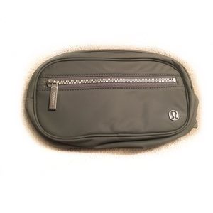 NWT Lululemon Wunderlust Belt Bag Grey Sage
